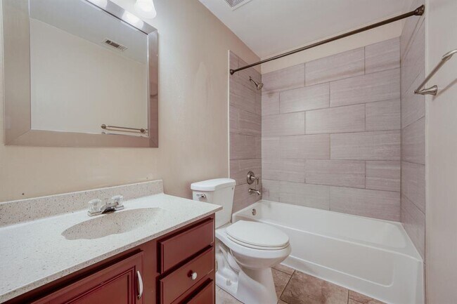 Building Photo - 928 Justeford Dr