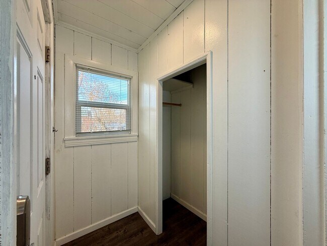 Building Photo - RD T 23-029