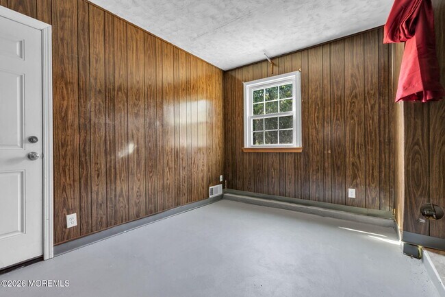 Building Photo - 173 Stowe St