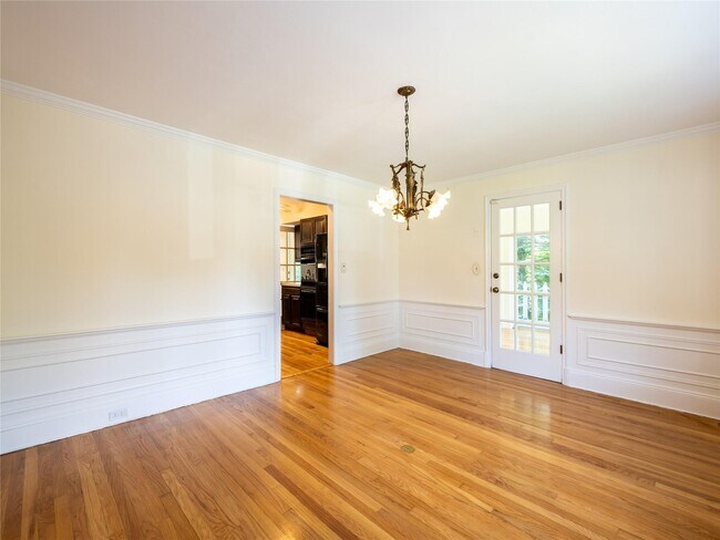 Building Photo - 91 Pickwick Rd