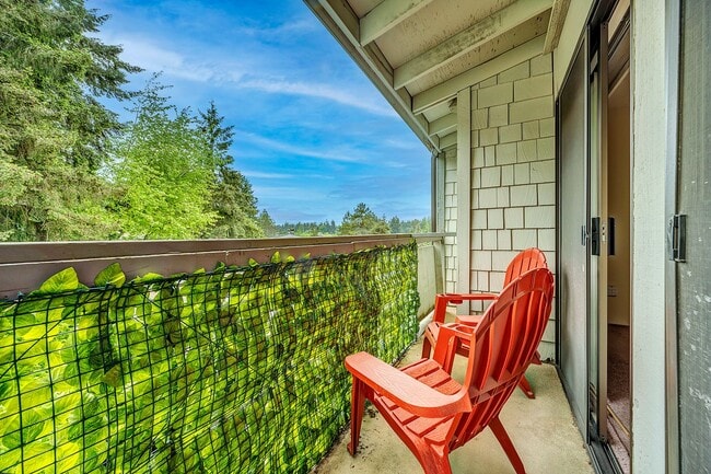 Building Photo - Lake Ballinger Townhouse 3 Bedroom