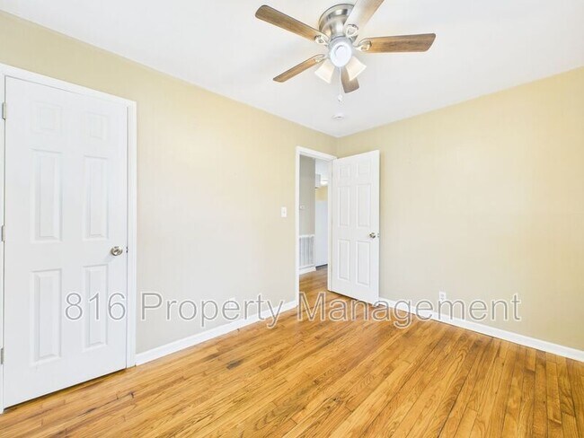 Building Photo - 3716 Mersington Ave