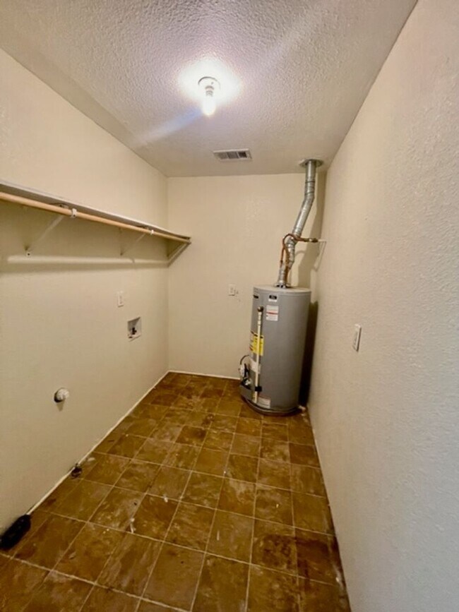 Building Photo - 2605 Speight Ave