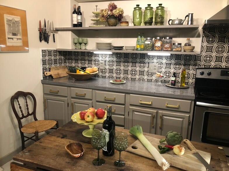 Kitchen - 388 Eichybush Rd