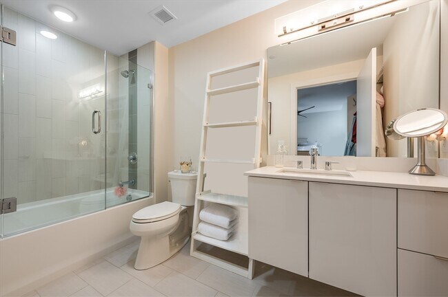 Building Photo - 121 Portland St