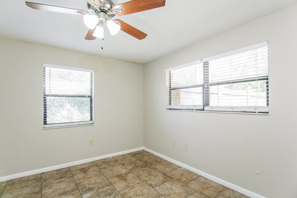 Building Photo - 5286 Enfield Ave