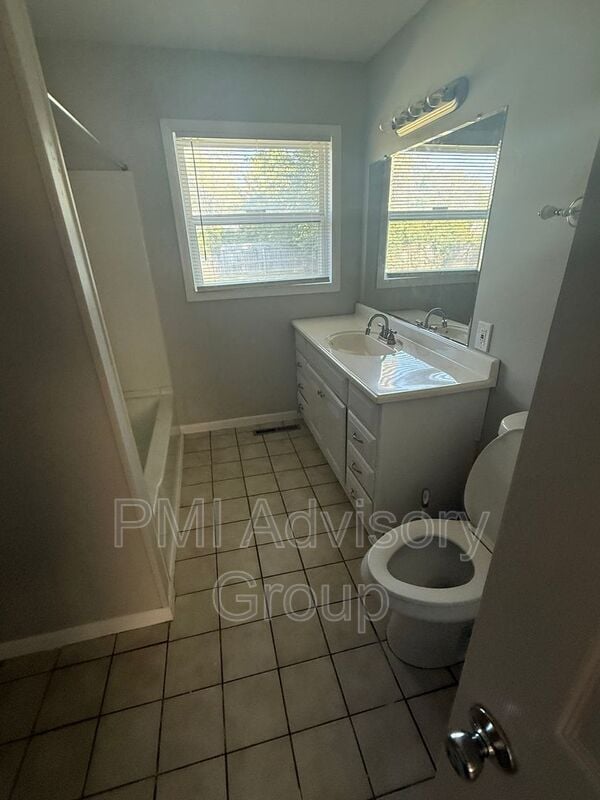 Building Photo - 1414 SW 32nd St