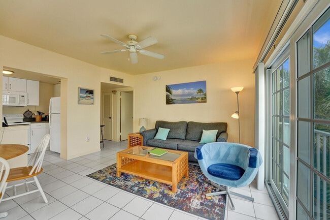 Building Photo - 341 N Birch Rd