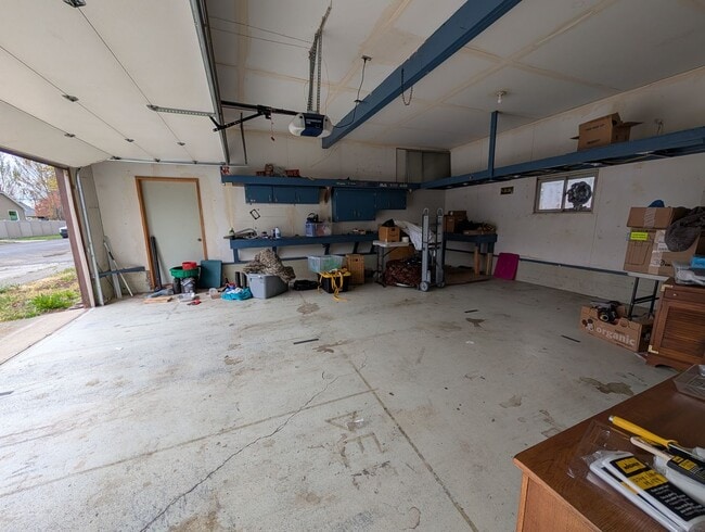 Building Photo - Spacious 3 Bedroom Normal Hill House with Large Garage