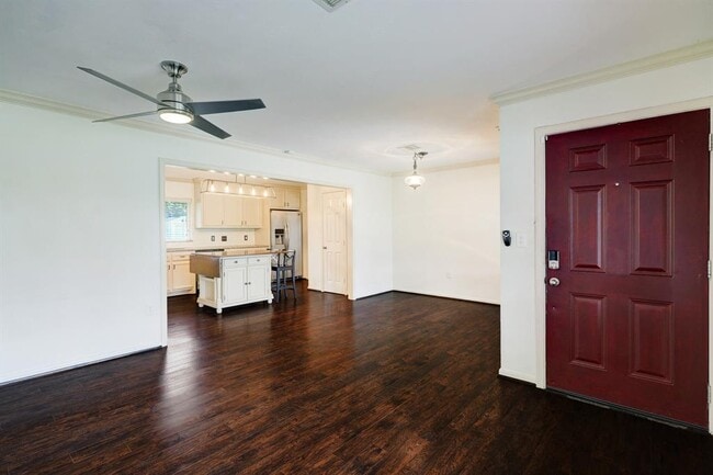 Building Photo - 2207 Stonecrest Dr