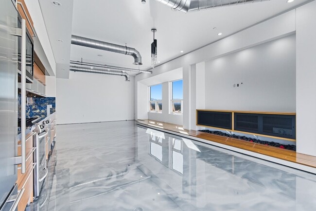 Building Photo - Newport Lofts 1813