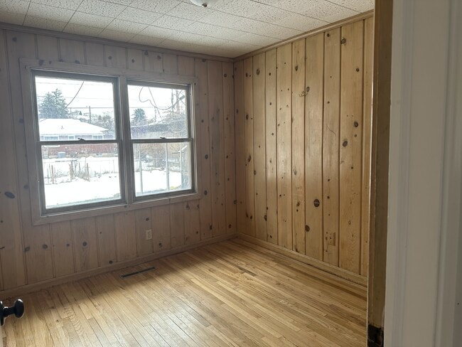 Building Photo - 1000 Canyon Rd