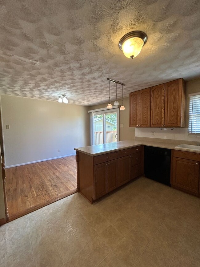 Building Photo - Charming 3 bedroom Home for Rent in Floris...
