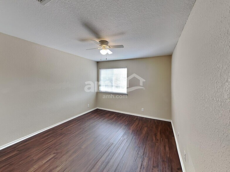 Building Photo - 12139 Karnes Way
