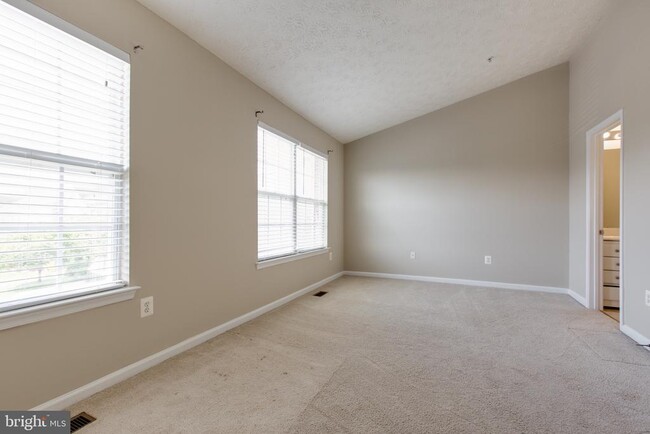 Building Photo - 3274 Halcyon Ct