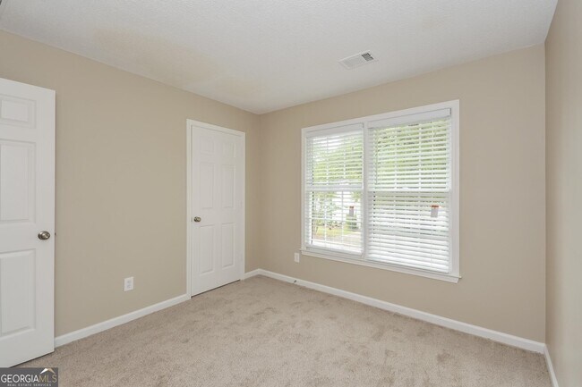 Building Photo - 2970 Binghampton Ln