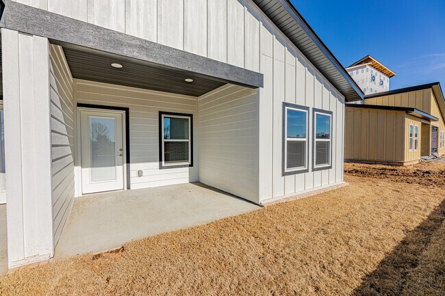 Building Photo - 1603 Casuarina Dr