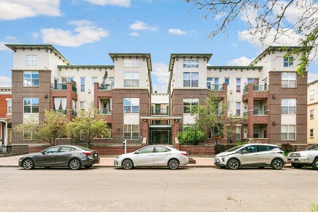 Building Photo - 1727 Pearl St