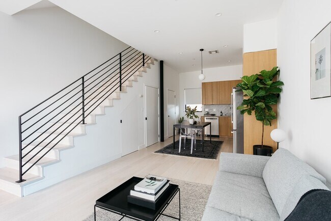 Building Photo - 2121 Scott Ave