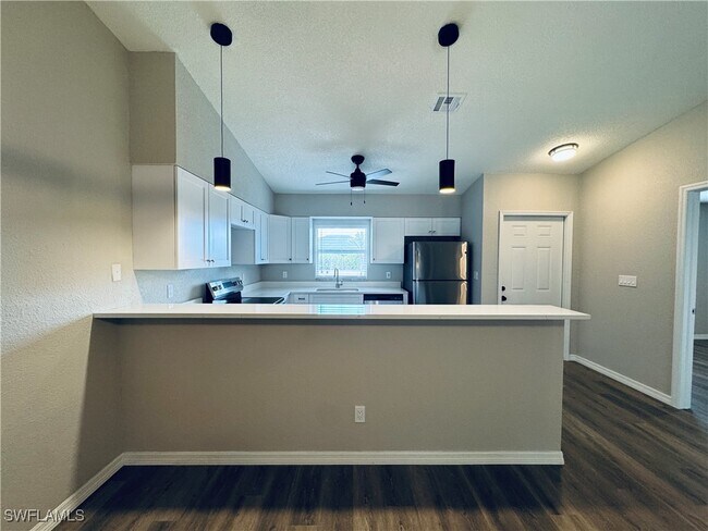 Building Photo - 17418 Dowling Dr
