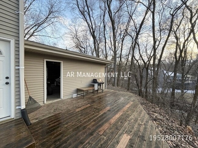 Building Photo - 11210 Sunset Trail