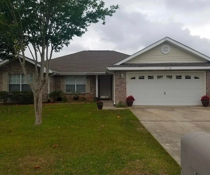 Building Photo - 2318 Tall Oak Dr