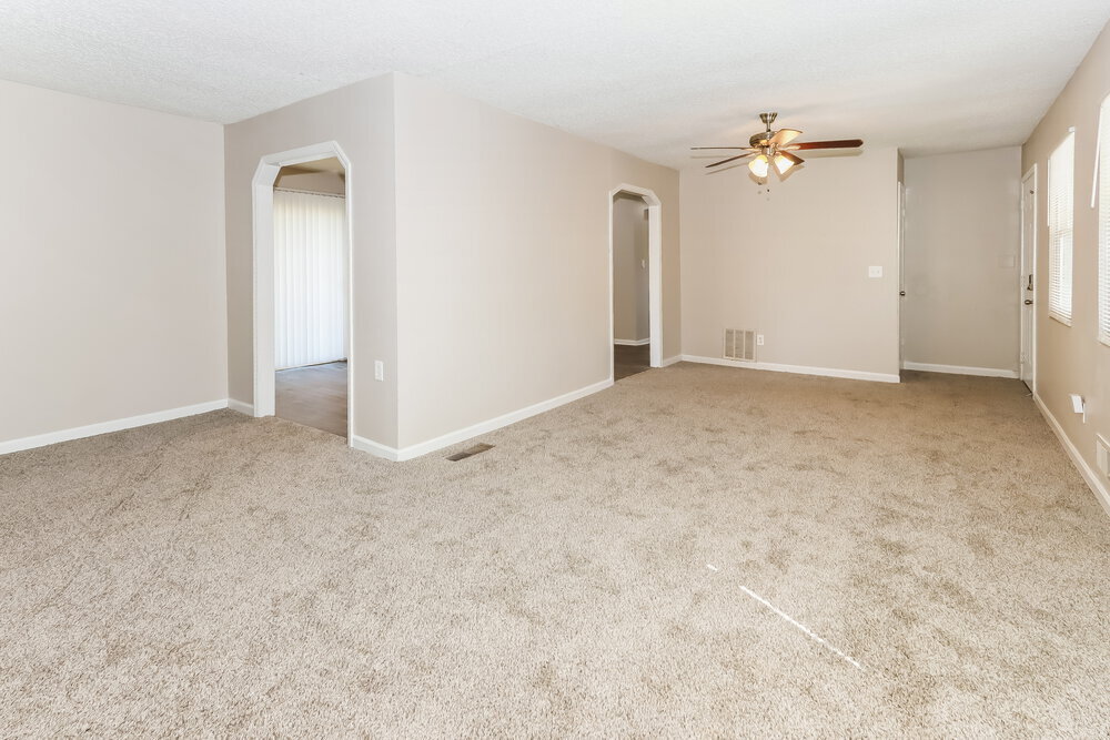 Building Photo - 429 Azalea Dr