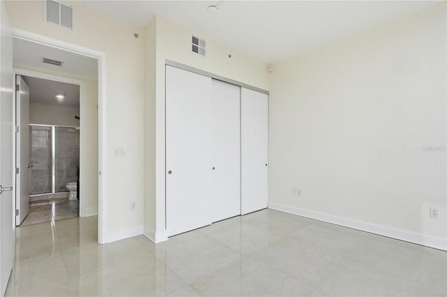 Building Photo - 150 E Robinson St