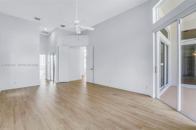Building Photo - 171 SW 101st Ave