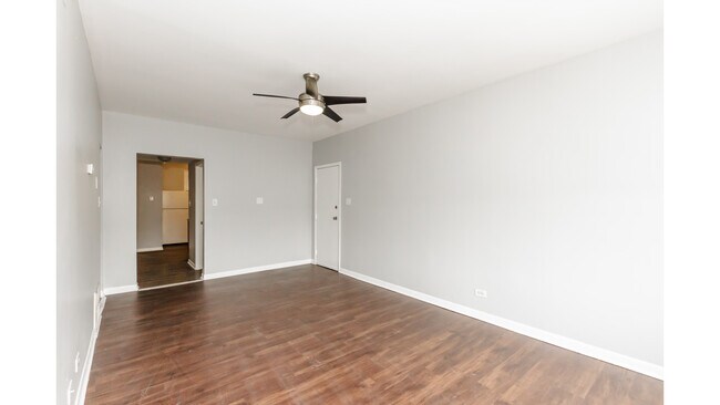 Building Photo - 4504 W Fullerton Ave