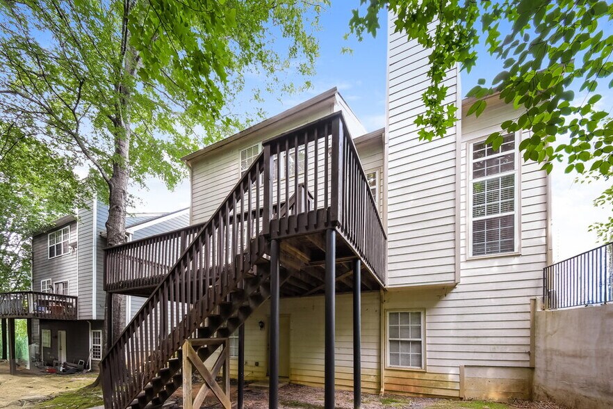 Building Photo - 3740 Ridgefair Dr