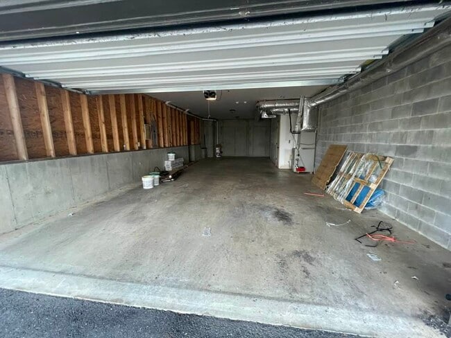 Building Photo - 978 Lennox Blvd