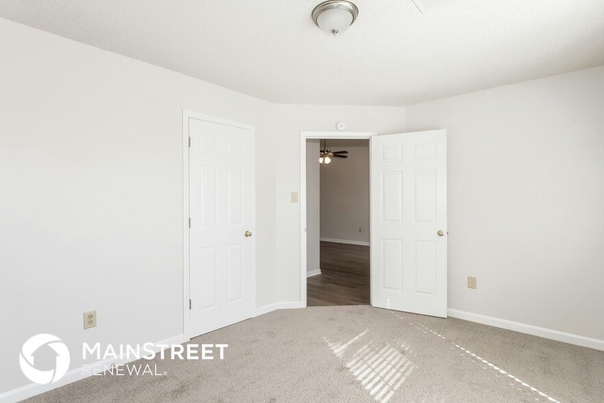 Building Photo - 5677 Kaitlyn Dr W