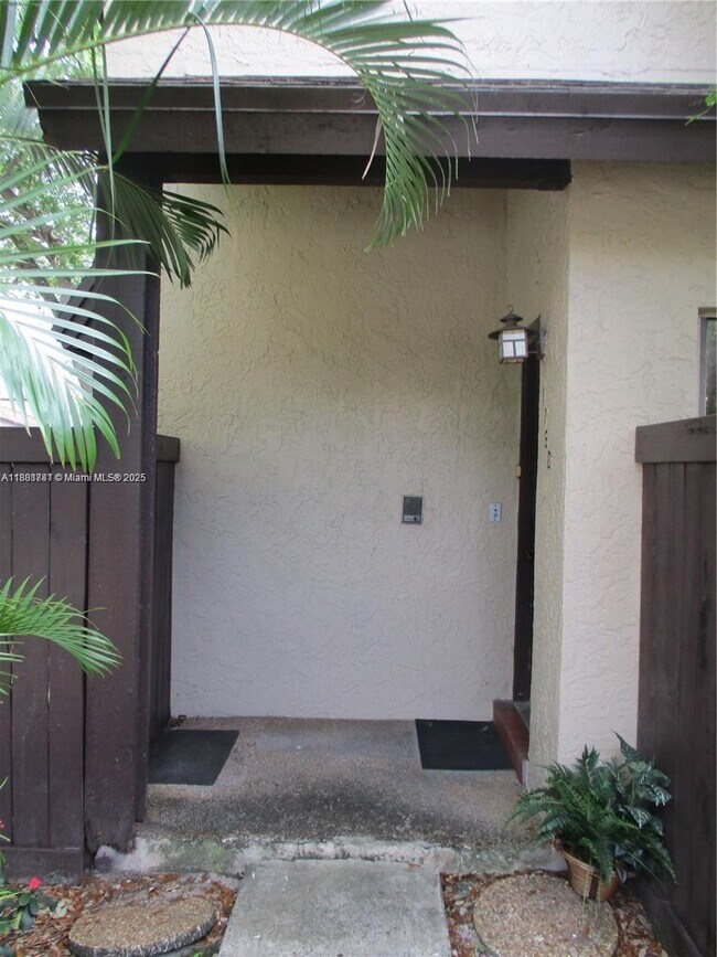 Building Photo - 1760 Bayberry Dr