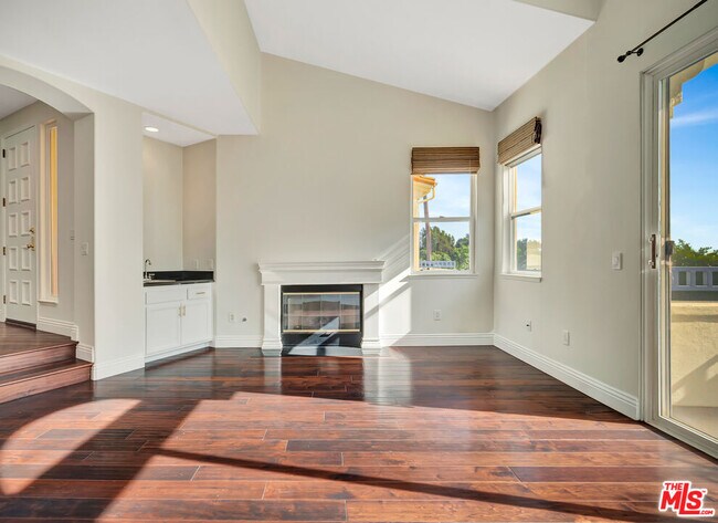 Building Photo - 6463 Zuma View Pl