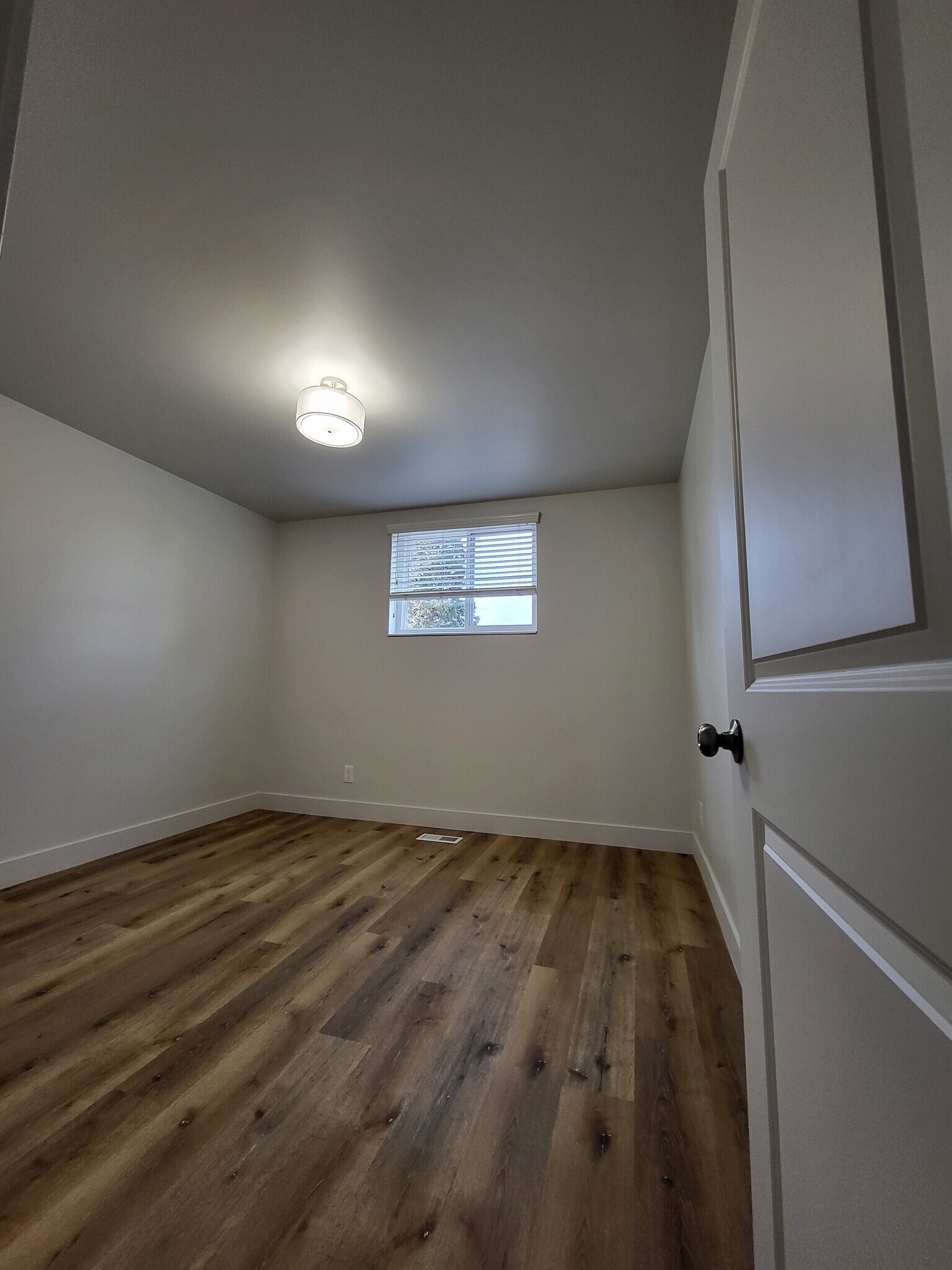 upstairs bedroom facing the frontyard - 3224 S Verdant Cir