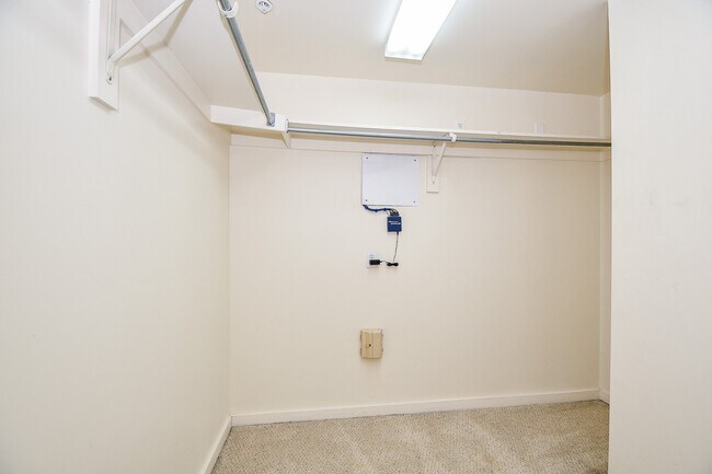 Building Photo - 2000 Bagby St