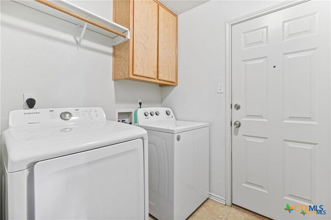 Building Photo - 1112 Katelyn Cir