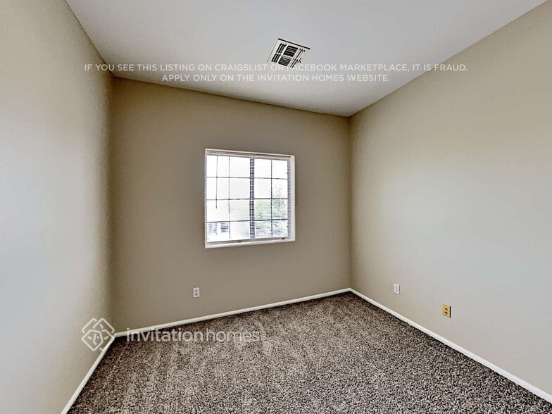 Building Photo - 1640 S 171st Dr