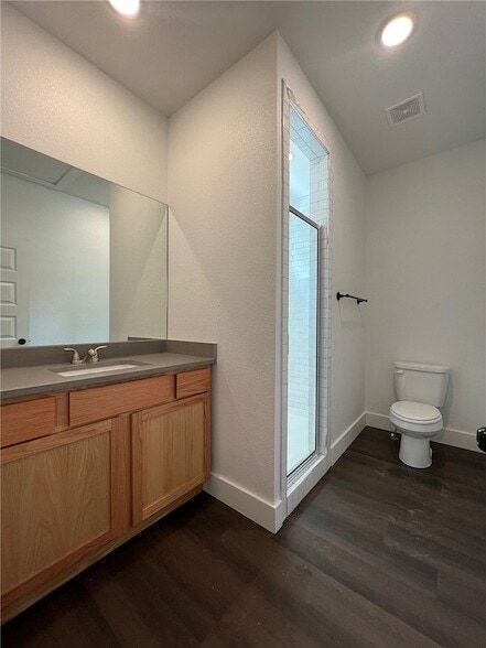 Building Photo - 1347 W Hendrix St