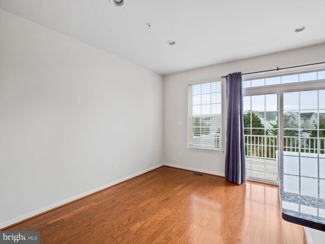 Building Photo - 43824 Royal Fern Ln