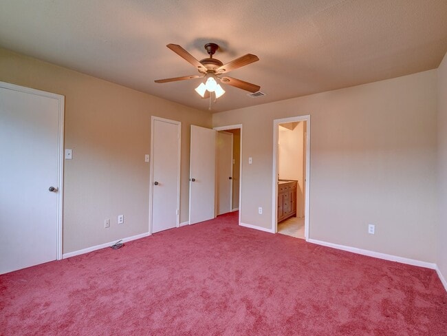 Building Photo - 6330 Creekbend Dr