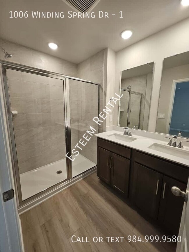 Building Photo - 1006 Winding Spg Dr