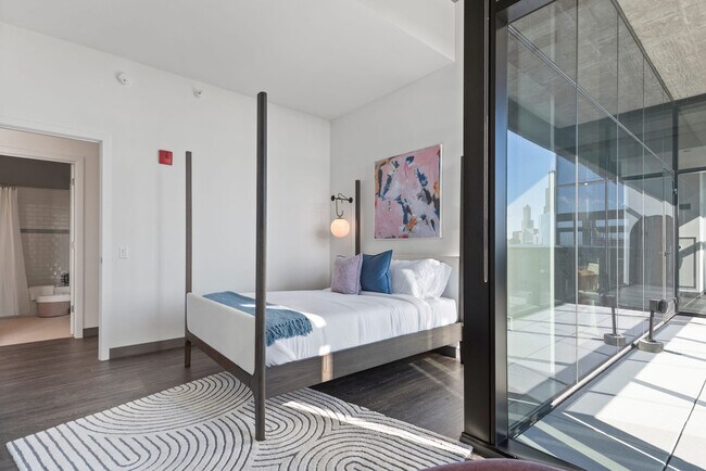 Building Photo - 1314 W Randolph St