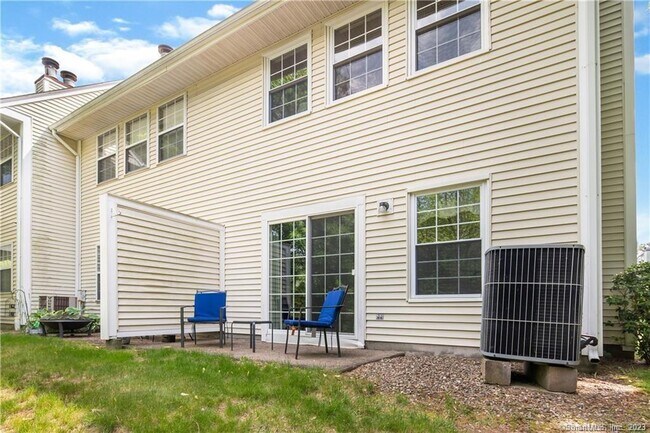 Building Photo - 714 Misty Meadow Ln
