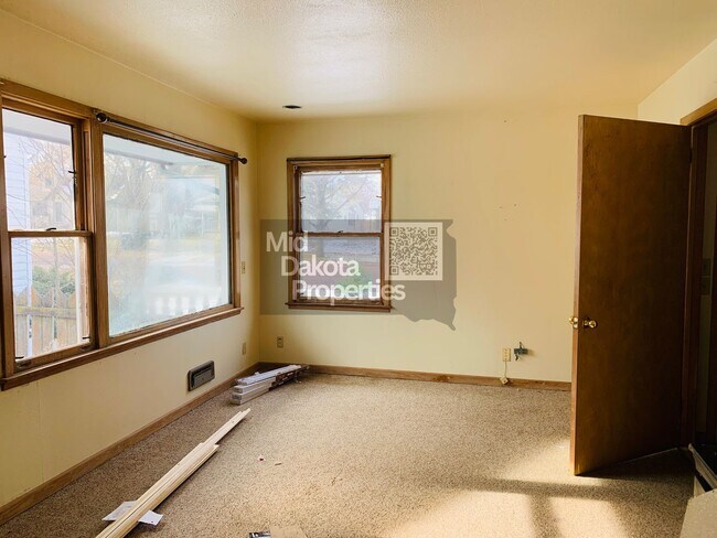 Building Photo - 710 S Wisconsin-2 Bedroom House
