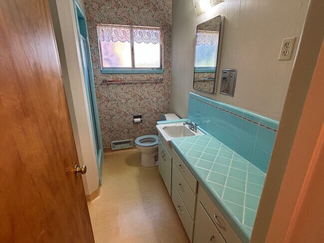 Building Photo - Charming Single Family Home in Old Southwe...