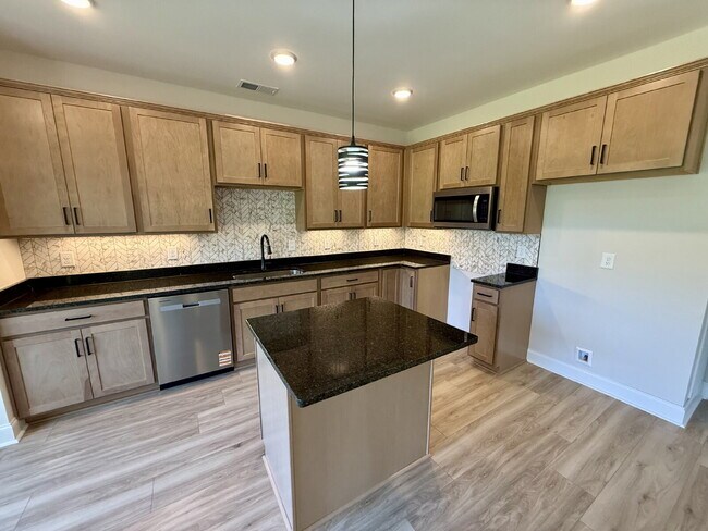 Building Photo - 174 Dewberry Rd