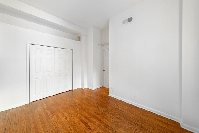 Building Photo - 186 Wayne St