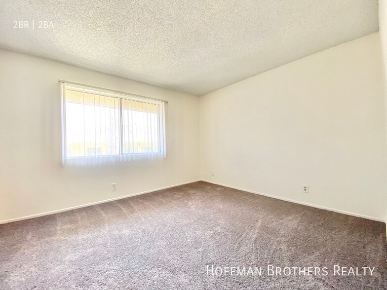 Building Photo - 815 Centinela Ave